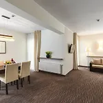 فندق Gromada Arka Lux كوزتسالين