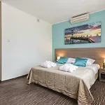 Gromada Arka Lux 4* كوزتسالين