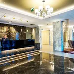 Gromada Arka Lux فندق كوزتسالين
