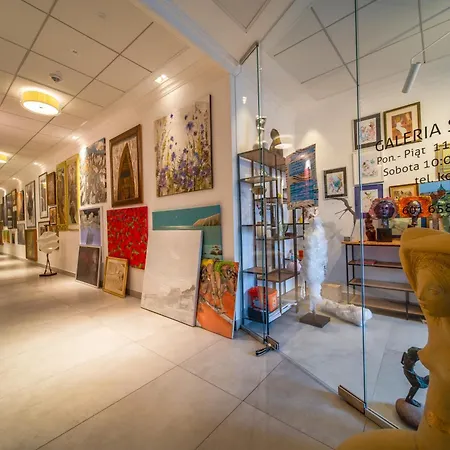 Gromada Arka Lux Hotel