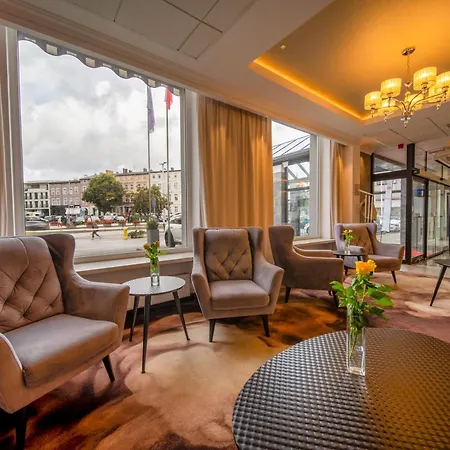 Gromada Arka Lux Hotel 4*