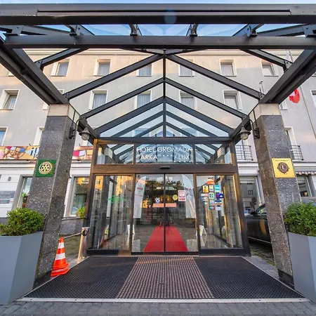 Gromada Arka Lux Hotel