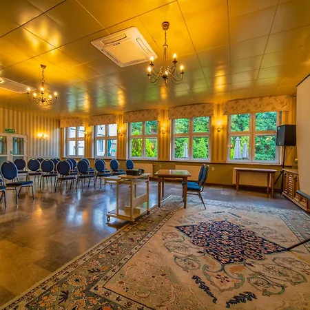 Gromada Arka Lux Hotel 4*