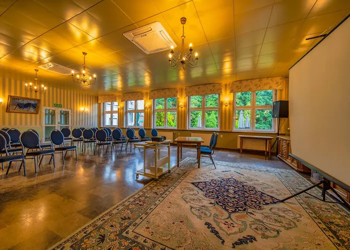 Gromada Arka Lux Hotell 4*